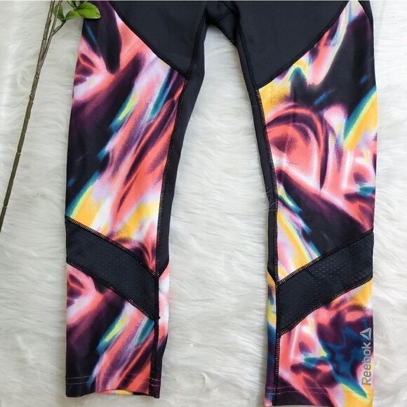 Reebok XS capris   - Picture 2 of 4